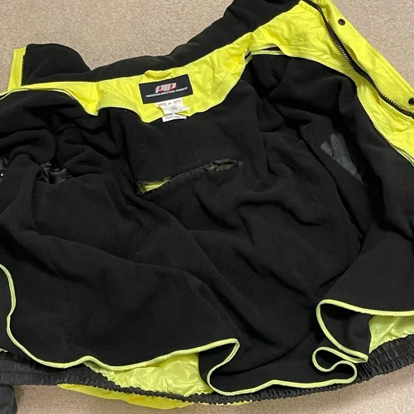 High-Visibility Yellow Jacket with Reflective Stripes - Picture 3 of 4